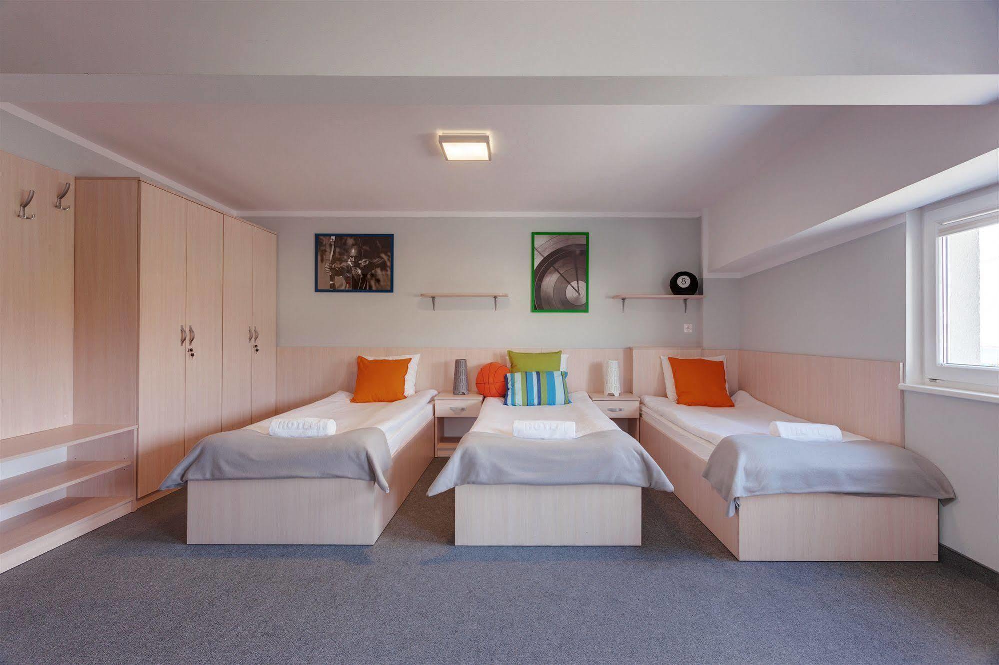 Hostel Rakietka Гданьск Экстерьер фото
