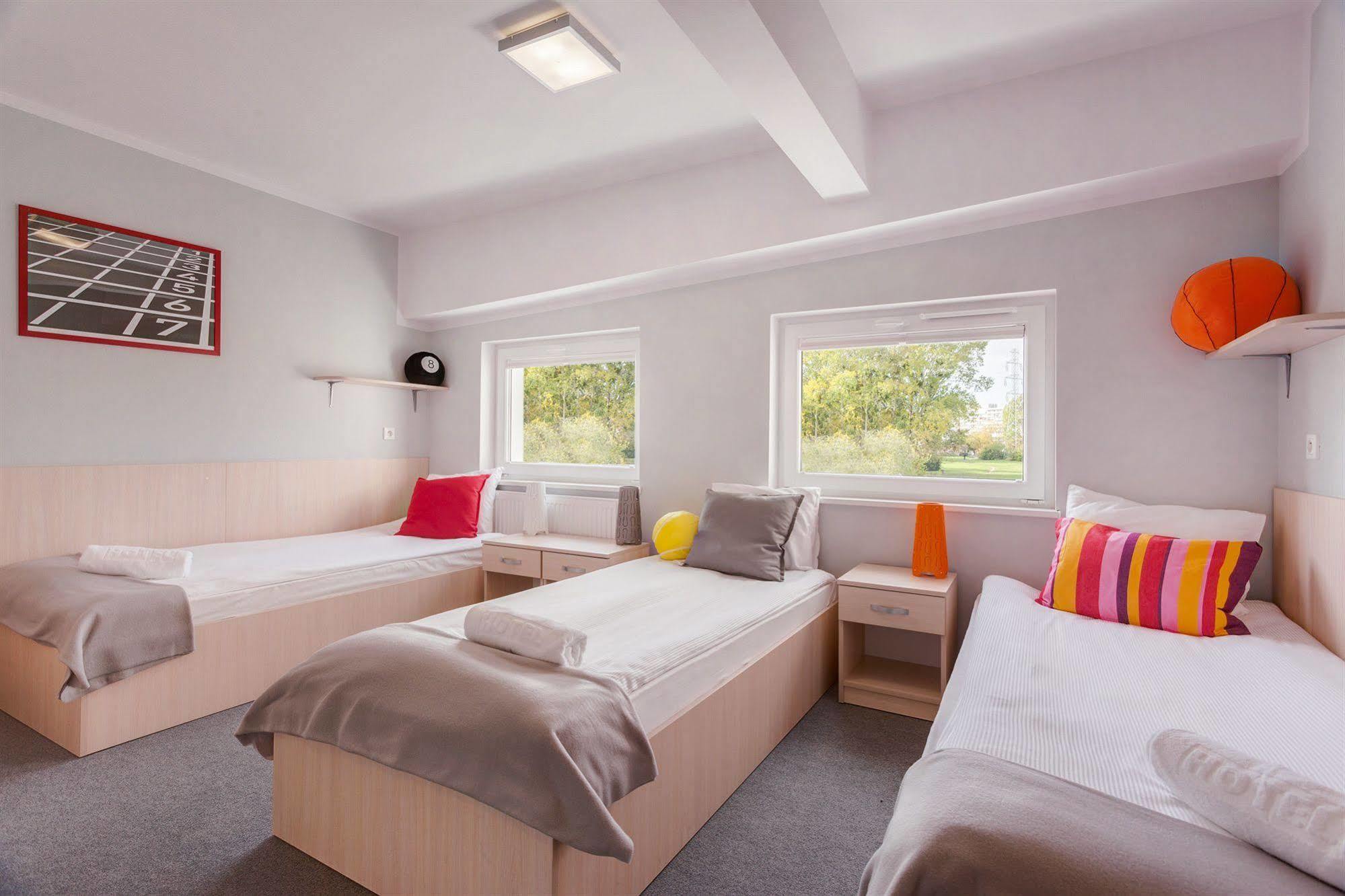 Hostel Rakietka Гданьск Экстерьер фото