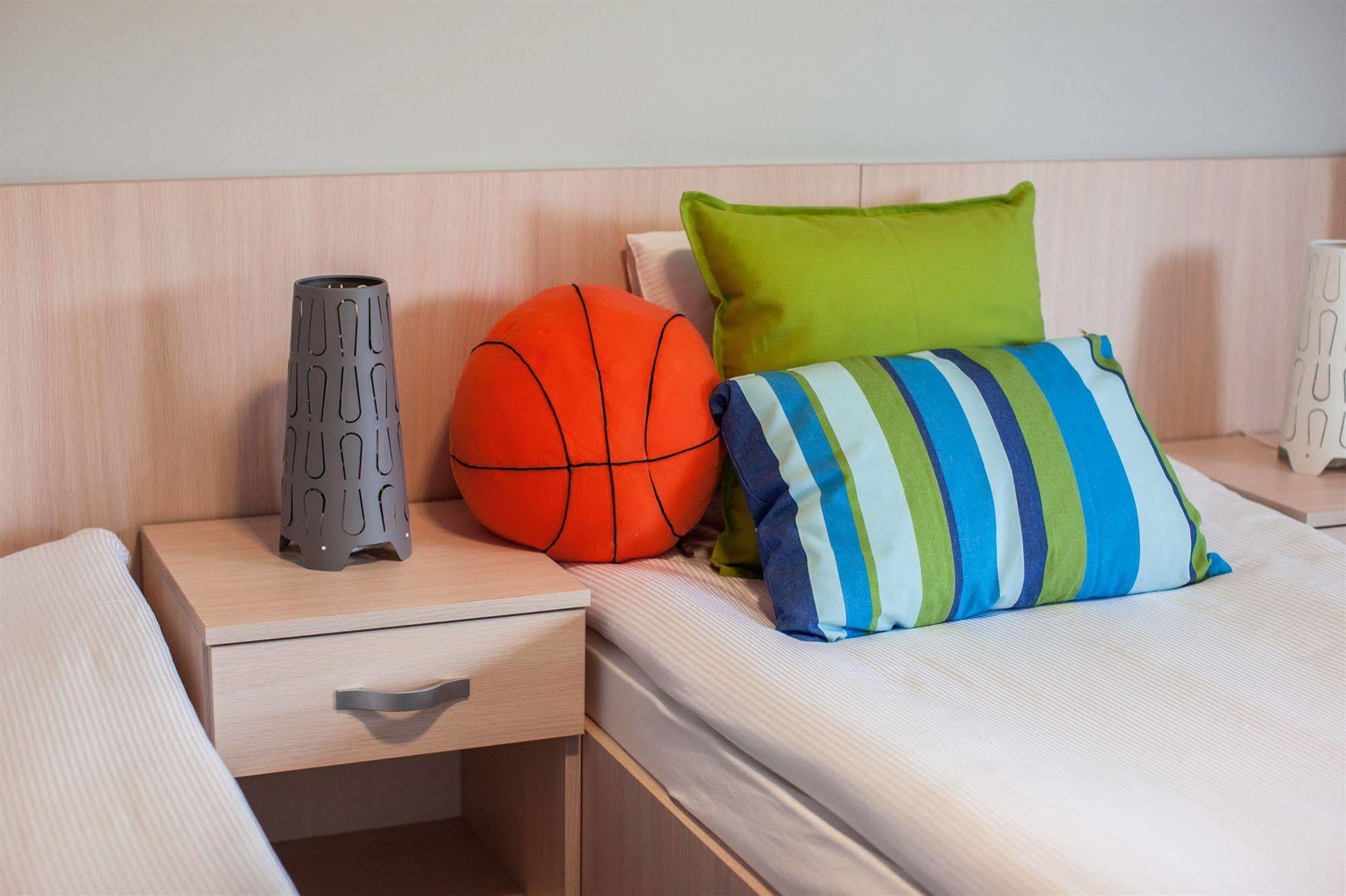 Hostel Rakietka Гданьск Экстерьер фото
